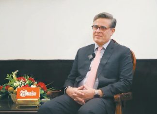 Pakistan invites Chinese firms to Karachi Investment Conference