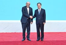 President Zardari meets Communist Party Secretary of Xinjiang