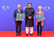 Ambassador Hayat presents his credentials to Presidents of EU Commission, Council