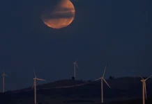 Rare ‘Blood Moon’ lights up skies over Pakistan