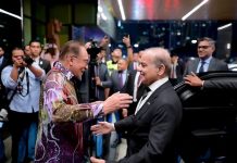 PM arrives in Malaysia on official visit