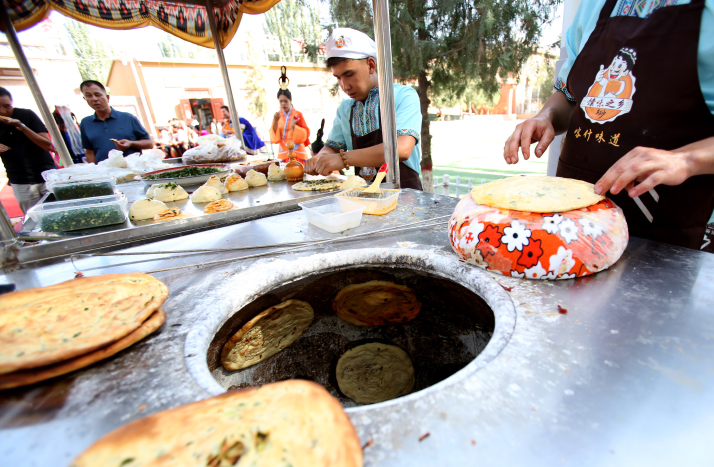 砥砺奋进七十载 天山南北谱华章丨穿越丝路千年 邂逅民俗数种——喀什文旅融合打造独特旅行记忆(11)