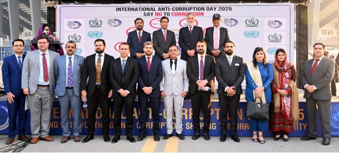 Ayaz for collective national efforts to eradicate corruption