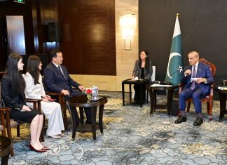 PM meets Chinese business delegations