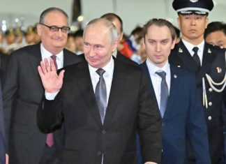 Xi, Putin agree to further extend treaty