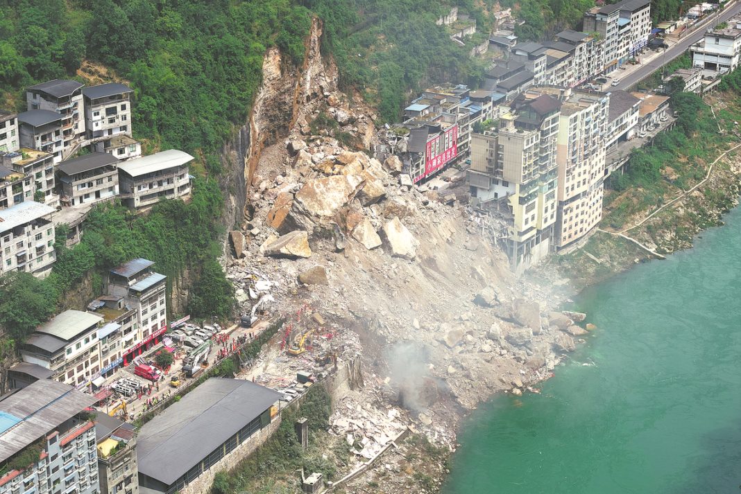 Swift rescue urged after landslide in Chongqing