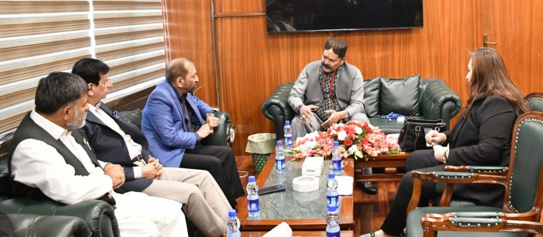 Qasim calls for national conference for consensus on Kashmir issue