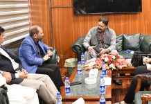Qasim calls for national conference for consensus on Kashmir issue
