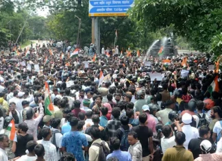 Indian police fire tear gas, use batons to disperse youth protesters
