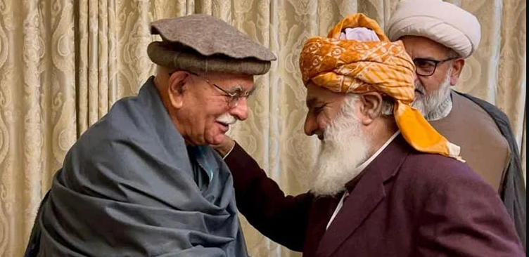 Fazal announces formation of united opposition after meeting Achakzai