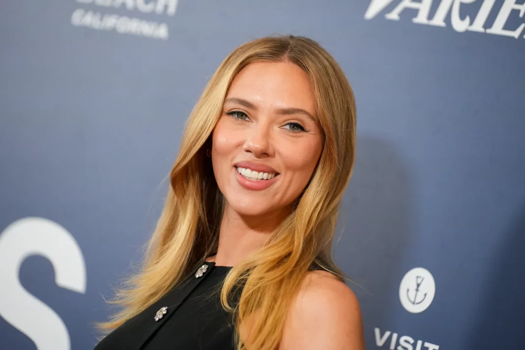 Scarlett Johansson-2241753784