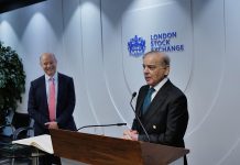 PM meets global financial executives