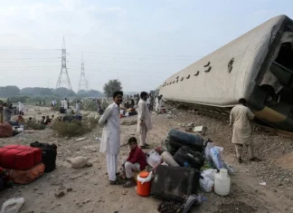 Death toll in Rehman Baba Express derailment in Multan rises to seven, 40 injured