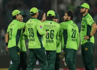 Arafat Minhas stars as Pakistan thrash England by 87 runs in ODI tri-series