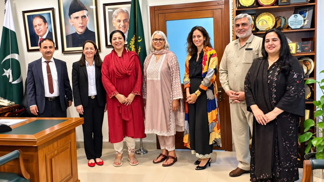 Wajiha, WFP join hands for girls’ education, school meals